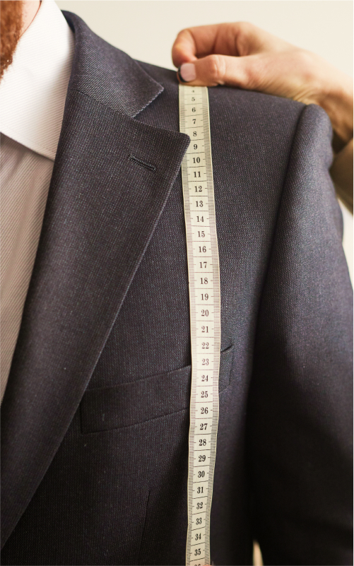 designer-sewing-suit-FK7KE69